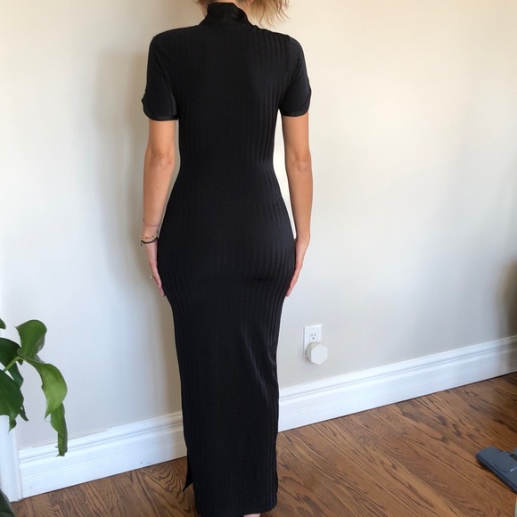 Asian-inspired fitted black cocktail dress. - Picture 4 of 9
